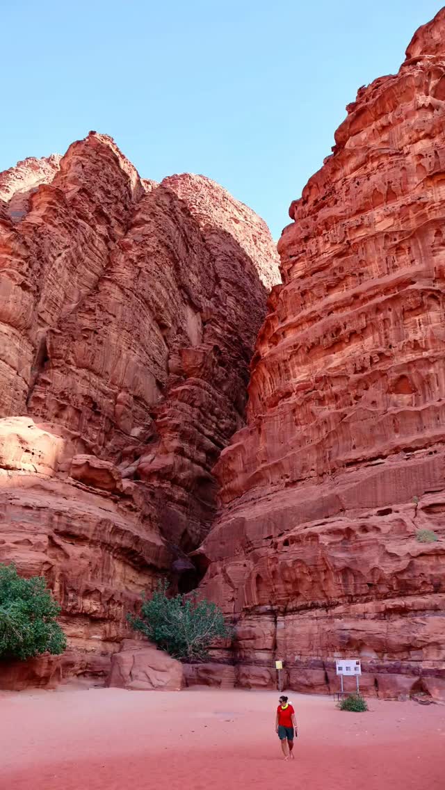 #wadirum #jordan🇯🇴 Incredible experience camping and hiking in the #desert #naturelovers #travel
