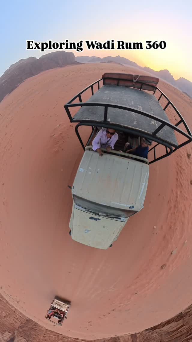 To complement our tough hike, exploring Wadi Rum on 4x4 is a must! Different colors and sceneries, beautiful all over! #wadirum #jordan #insta360 #desert #naturevideo